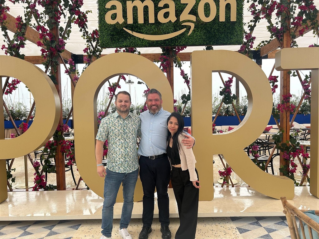 e-Comets at Amazon Port
